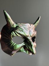 halloween-color-shift-horned-masquerade-mask