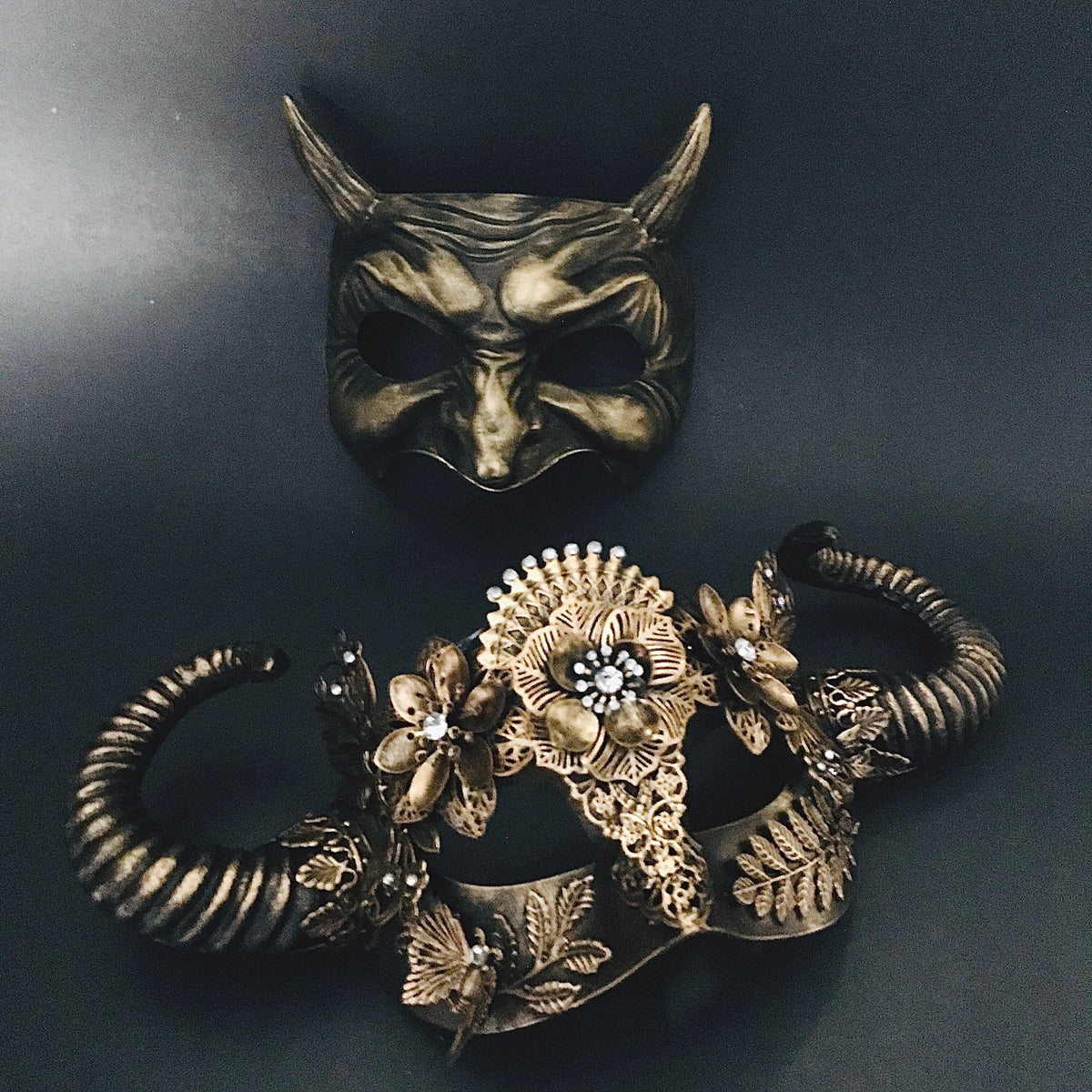 Dancing Devil Mask Devil’s Dance Gold Mask Set - Masquerade Store