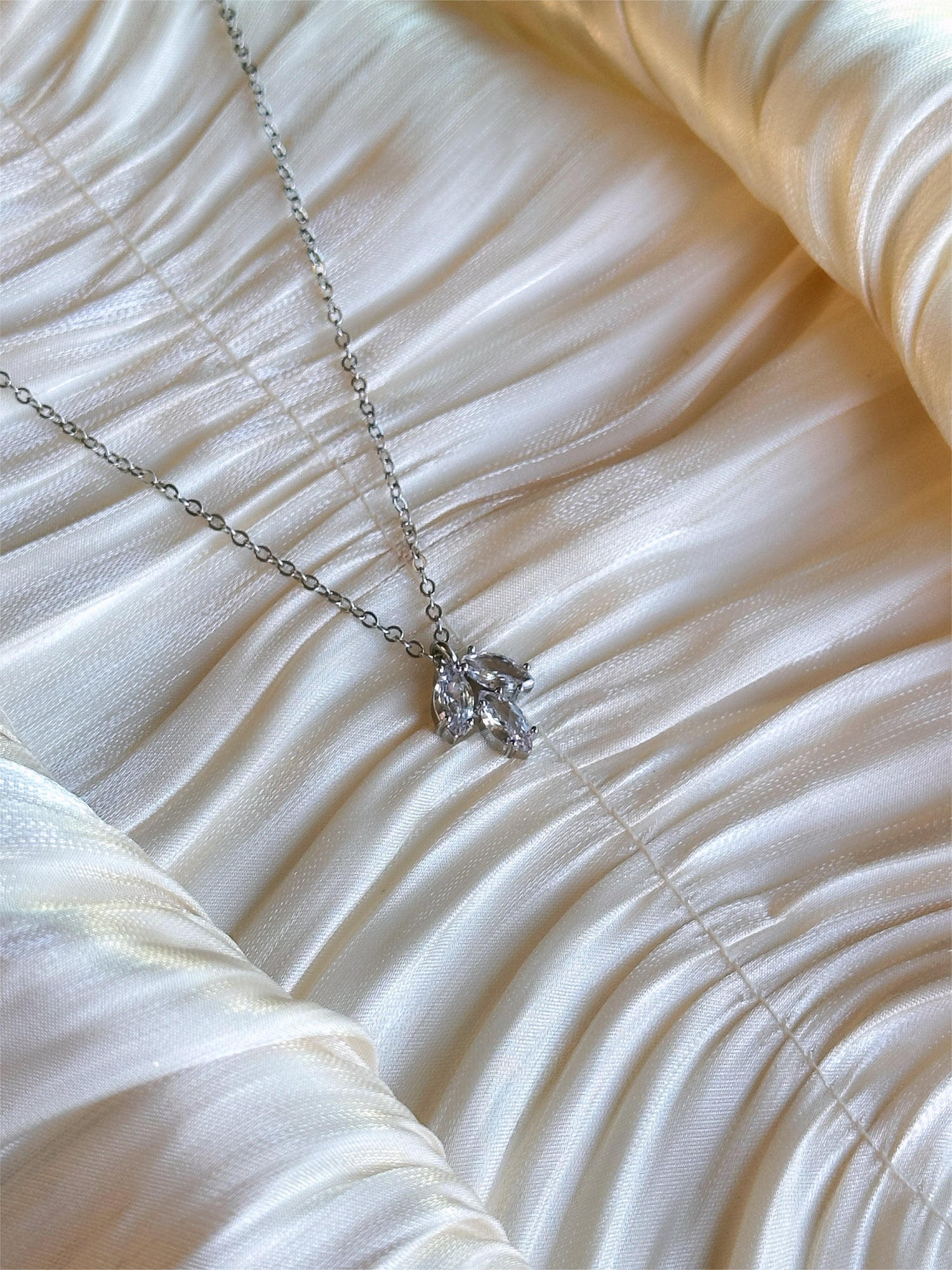 LAUREL GAZE - NECKLACE (SILVER)