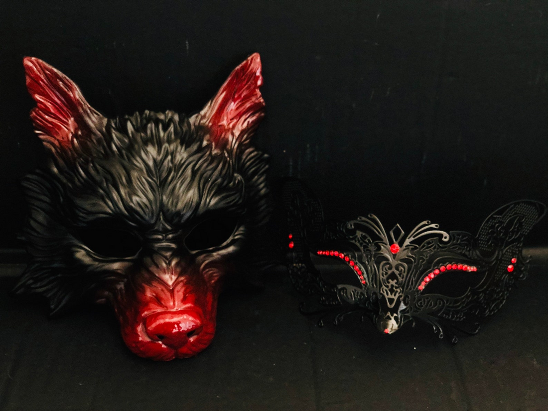 Wolf &amp; Kitty - Black/Red