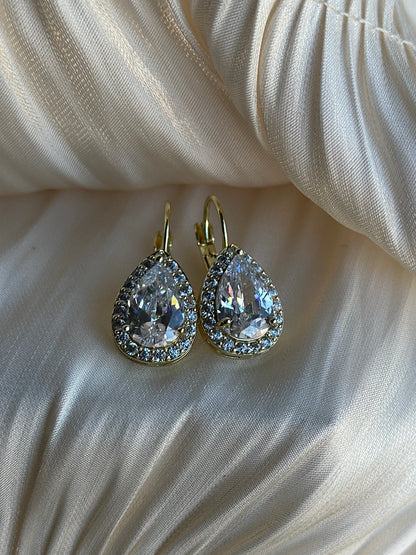 Starlume Teardrop Halo Earrings (Gold)
