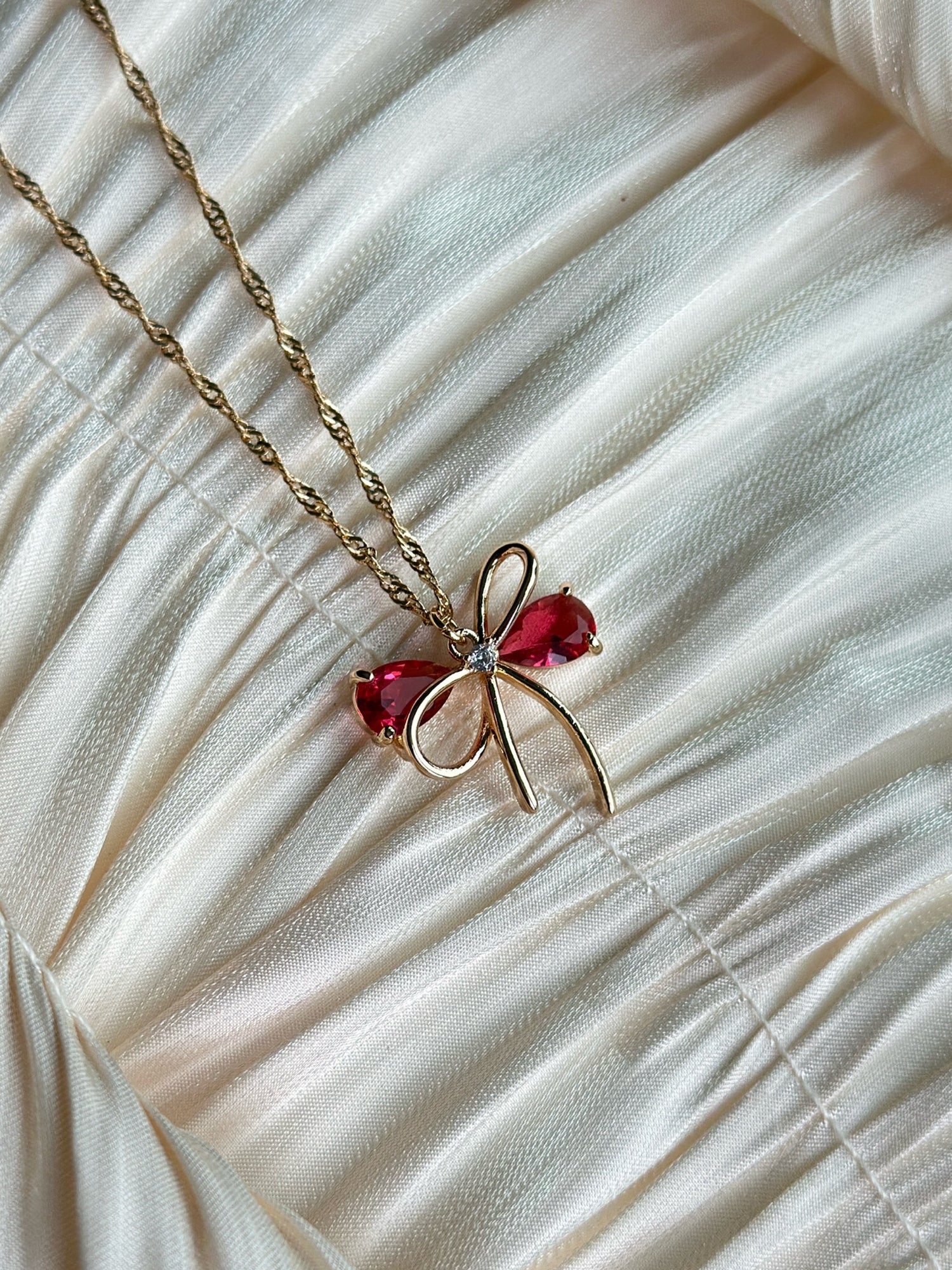 Roselle - Necklace (Ruby Red)