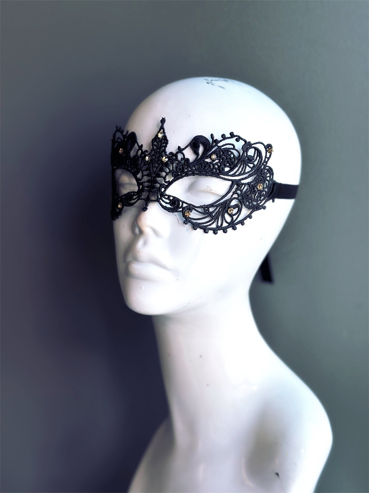 Ana Lace Mask - Black