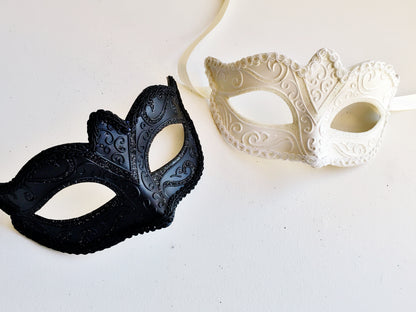 Venetian Wedding Pair - Black/White