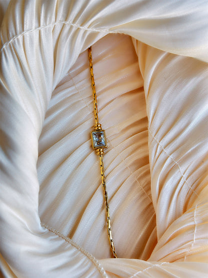 Aurora Crystal Bar Necklace (Gold)