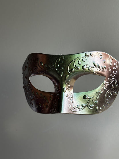 Duskhue – Men’s Mask (Green Bronze)