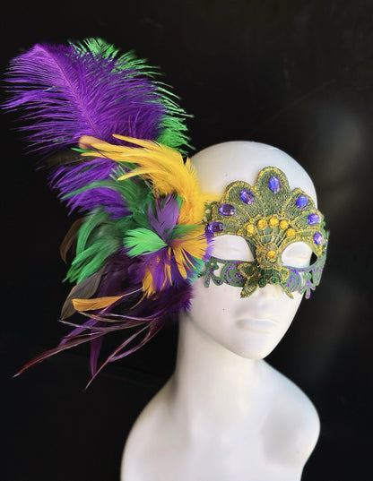 Royal Revelry – Mardi Gras Feather Masquerade Mask
