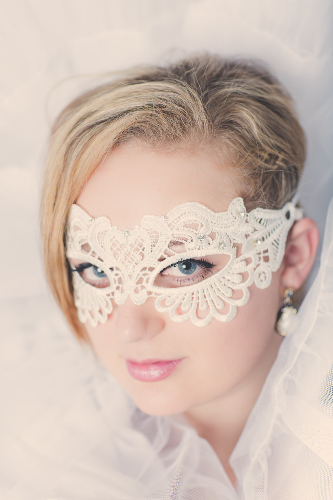 Mystic Lace Mask - White