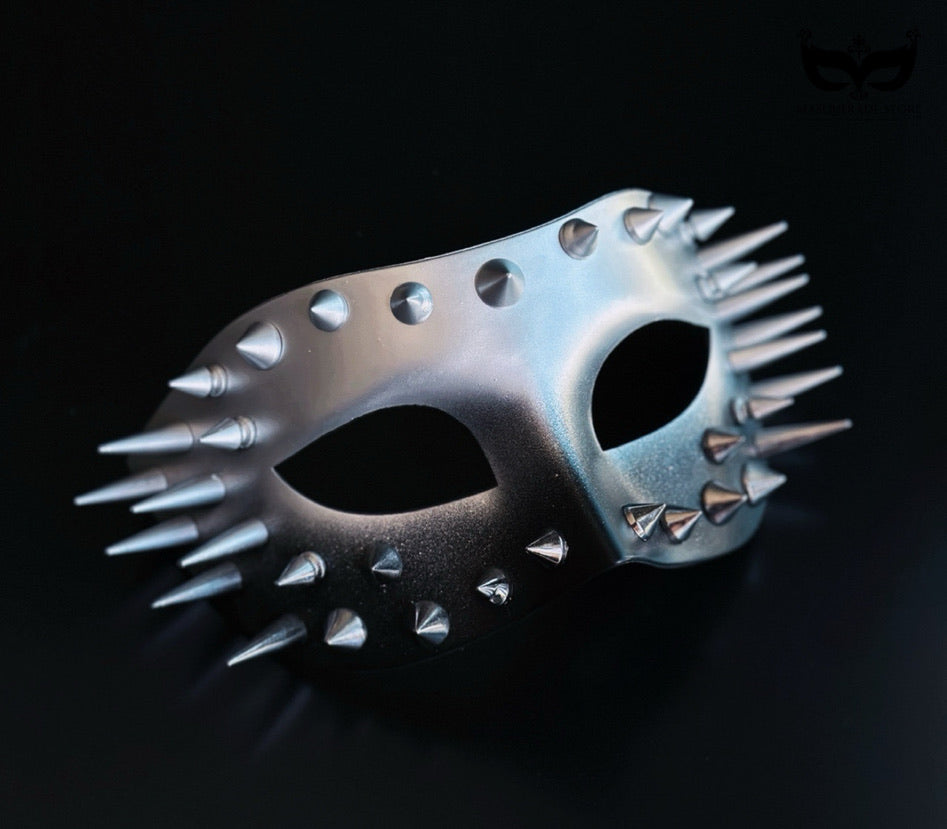 Shadow &amp; Plume – Silver Gothic Couples Mask Set