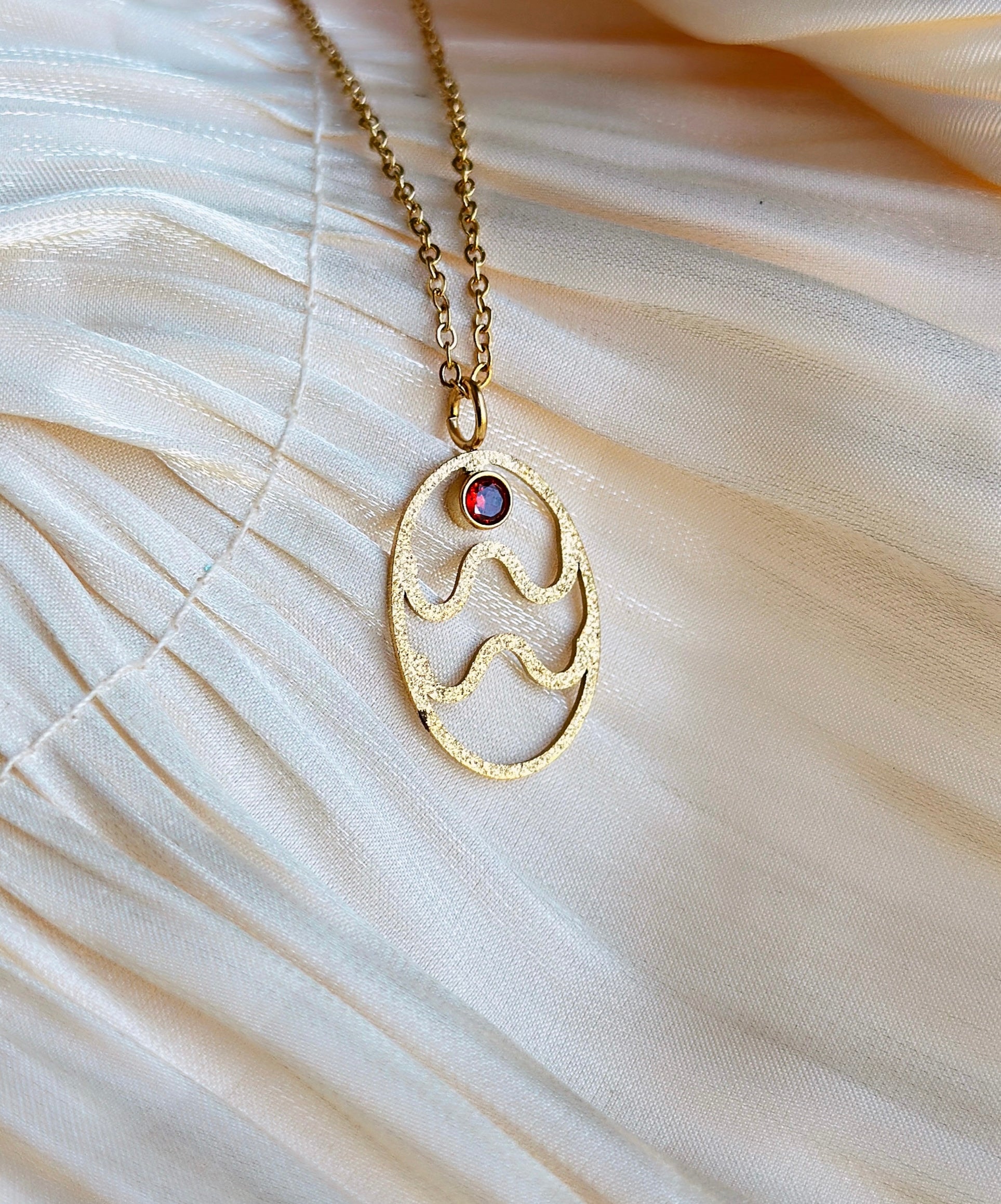 Aquarius - Zodiac Necklace (Gold)