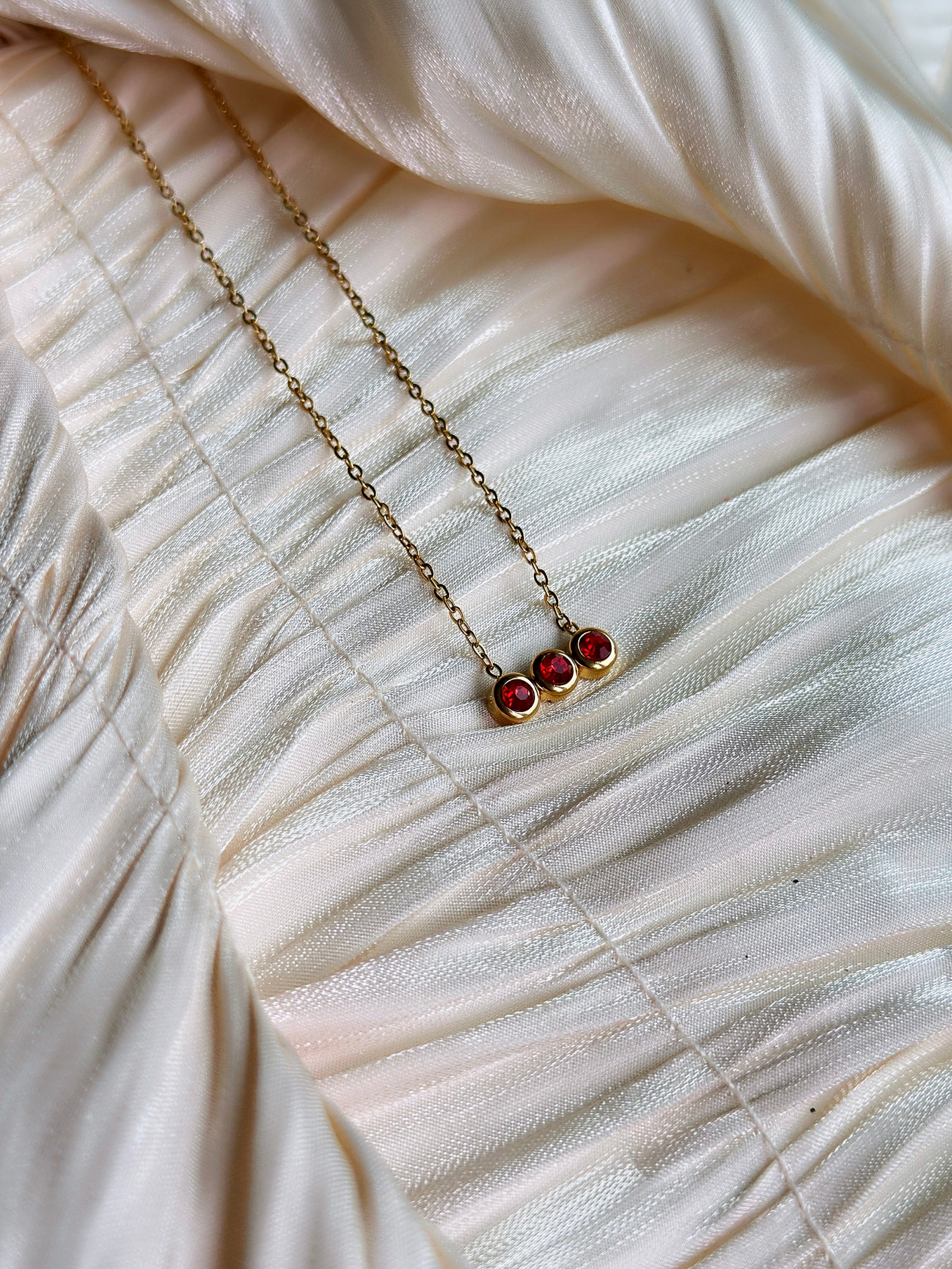 Amara – Necklace (Ruby Red)