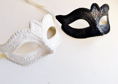 Venetian Wedding Pair - Black/White