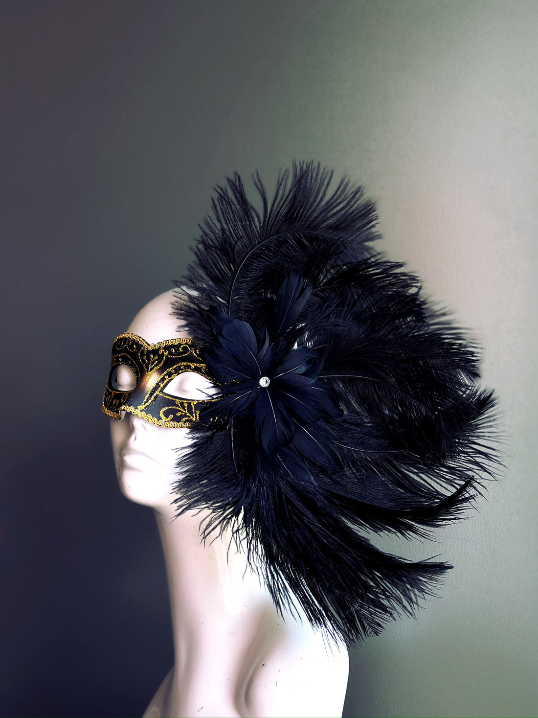 Feather Daze Mask - Black/Gold