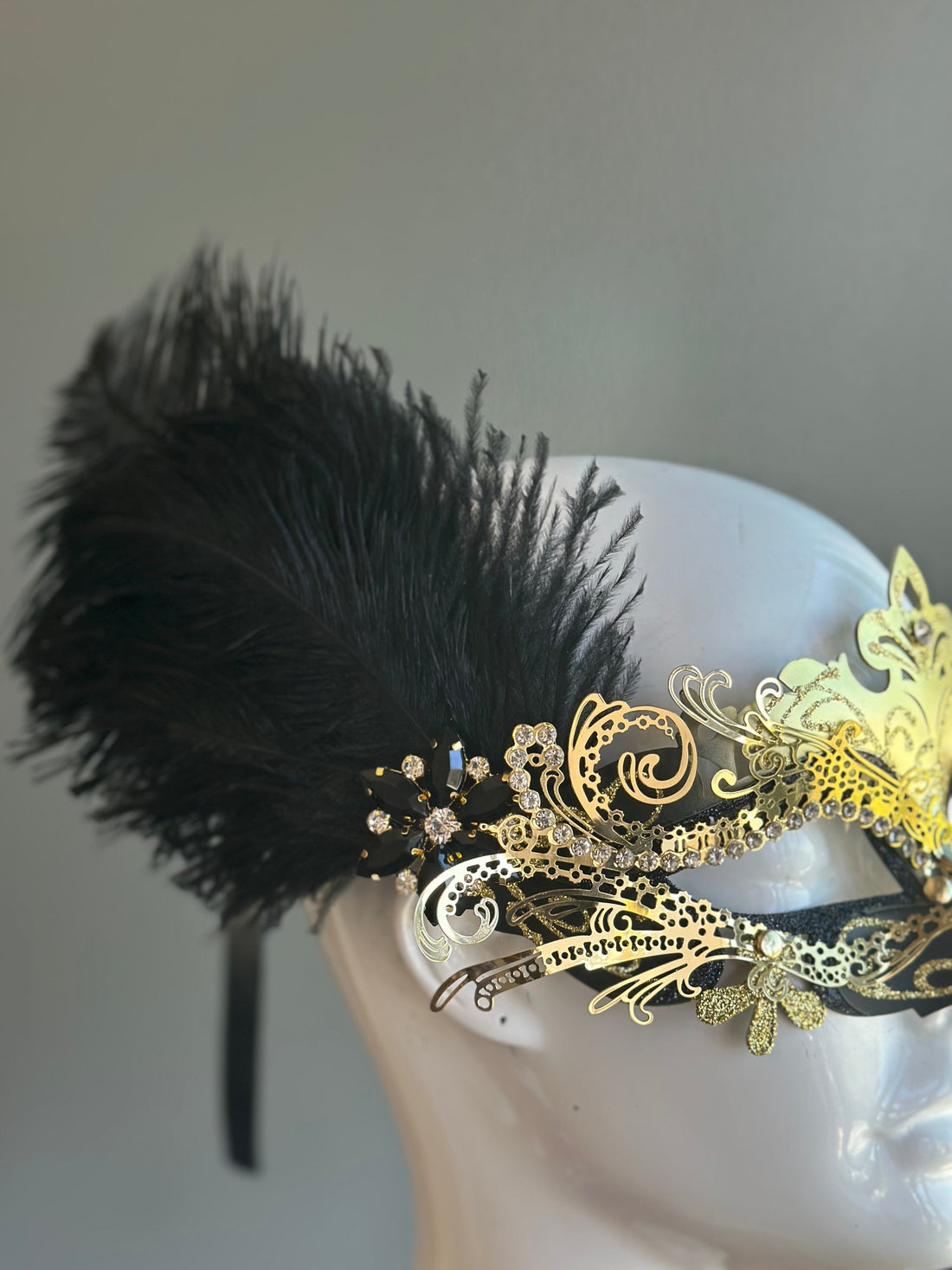 Duca Feather Mask - Black/Gold