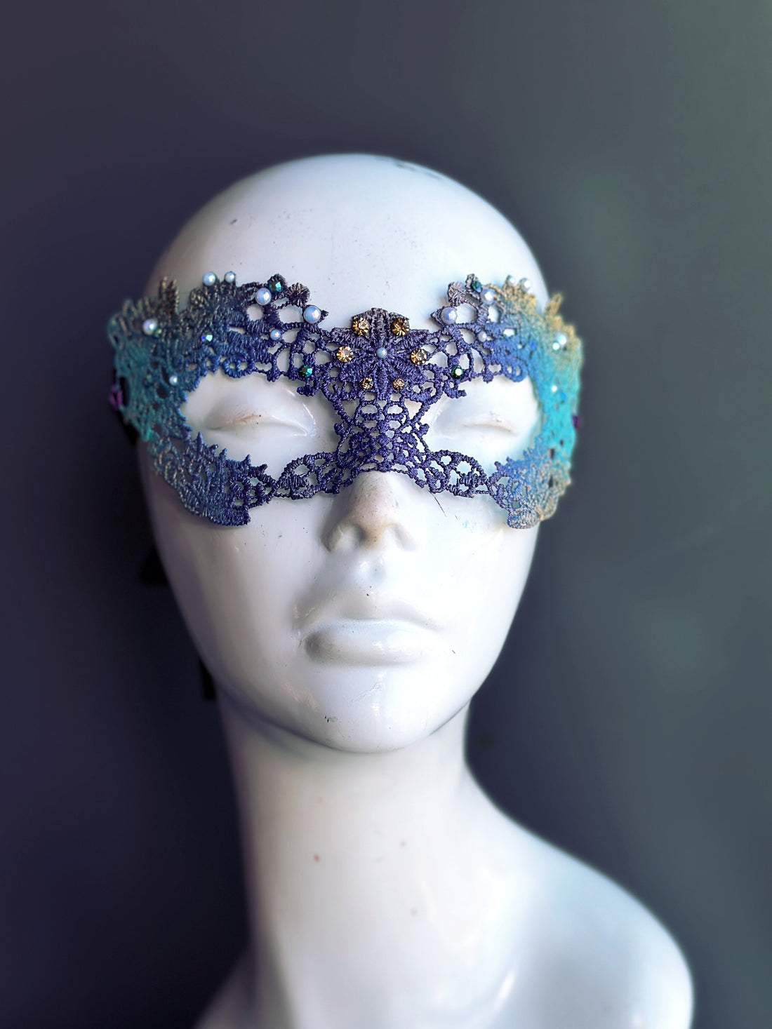 Princess Lace Mask - Blue &amp; Gold