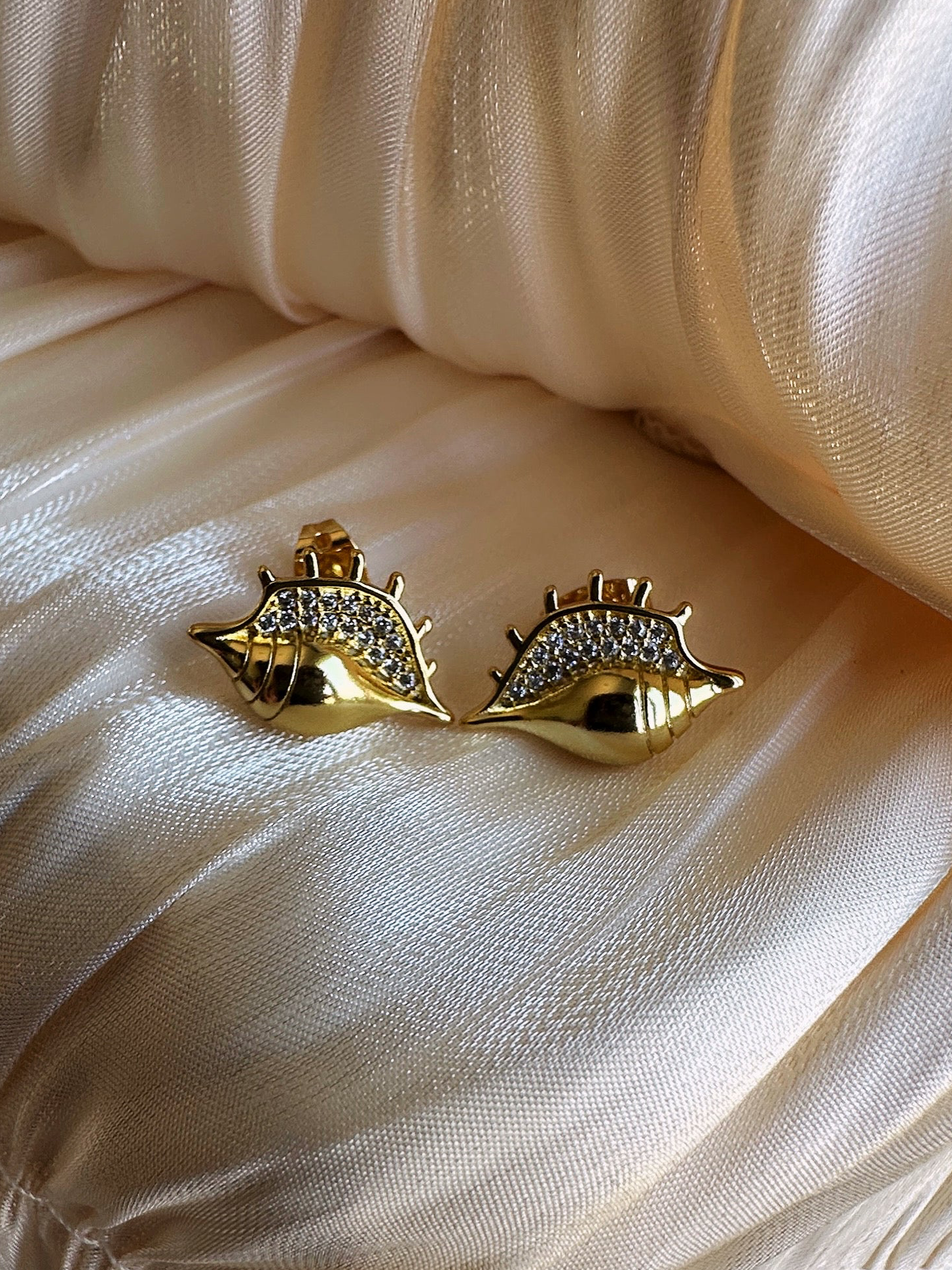 Golden Shell Spark Stud Earrings