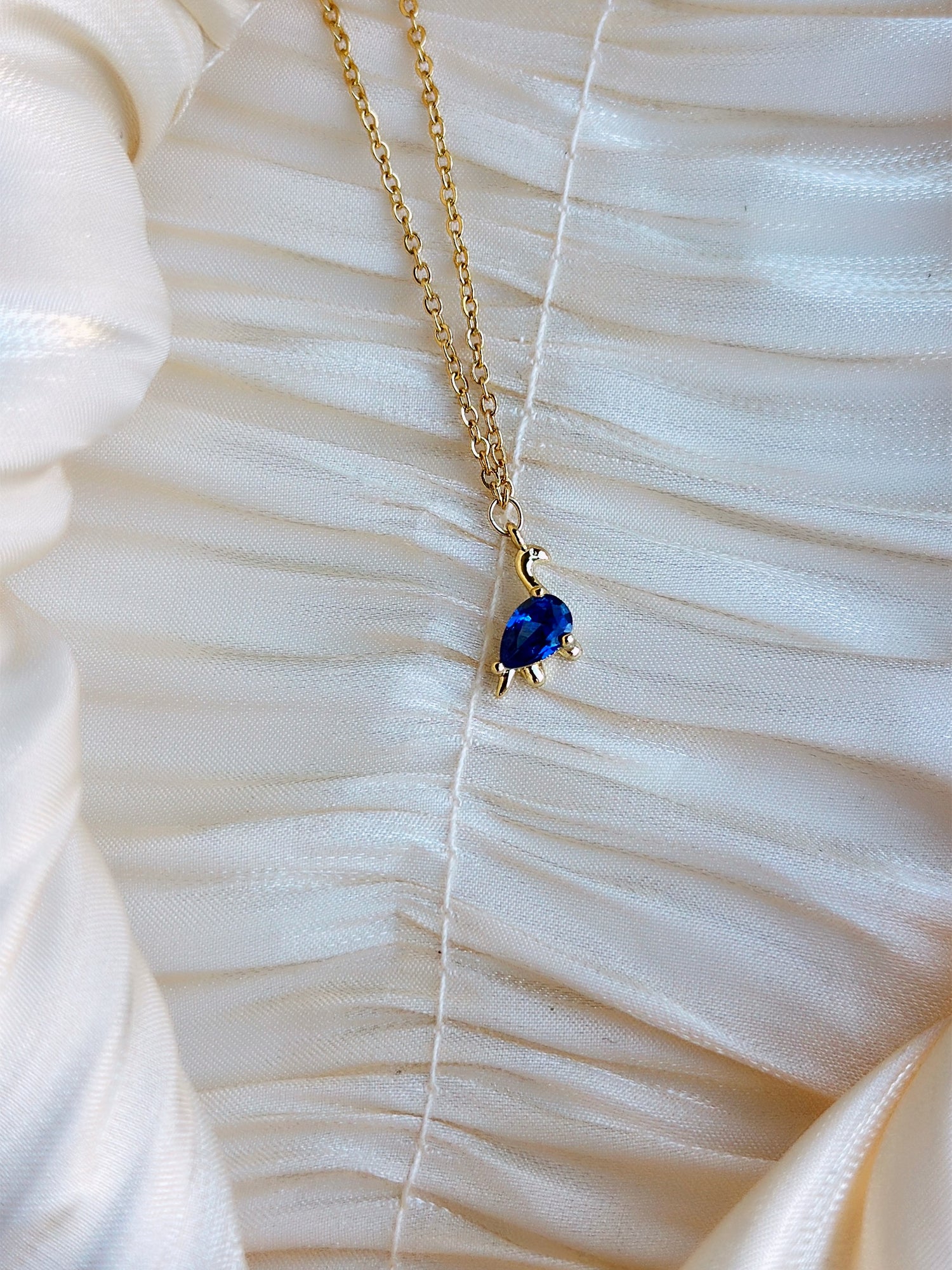 Dino - Necklace (Sapphire)