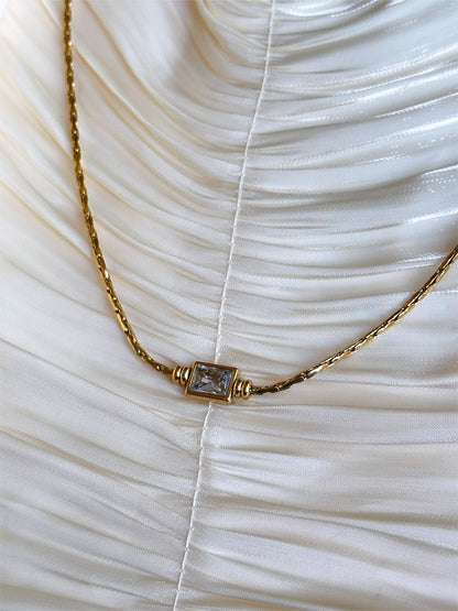 Aurora Crystal Bar Necklace (Gold)