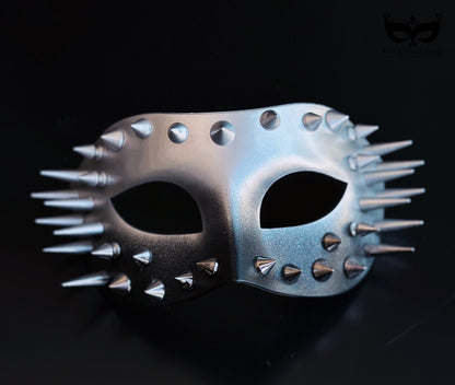 Shadow &amp; Plume – Silver Gothic Couples Mask Set
