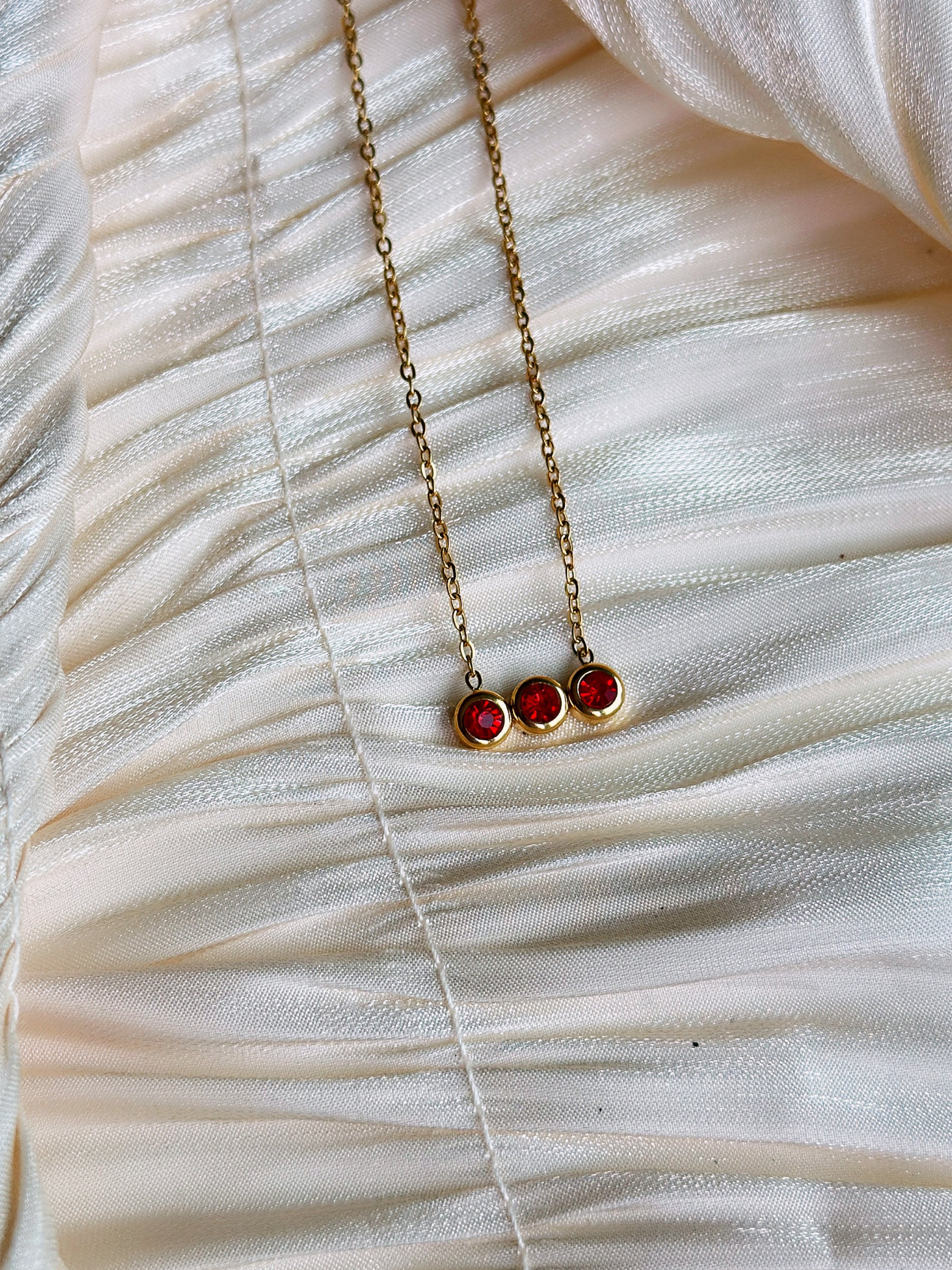 Amara – Necklace (Ruby Red)