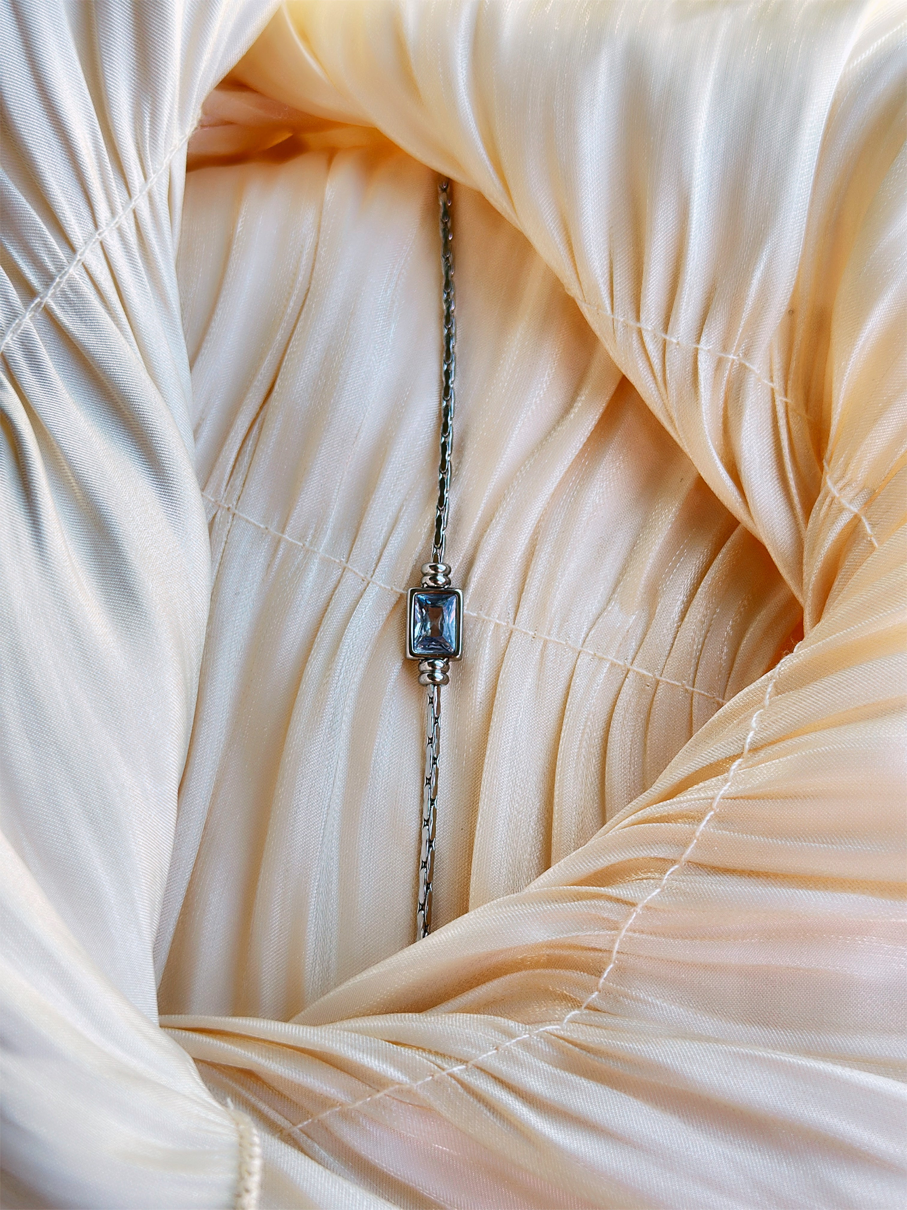 Aurora Crystal Bar Necklace (Silver)