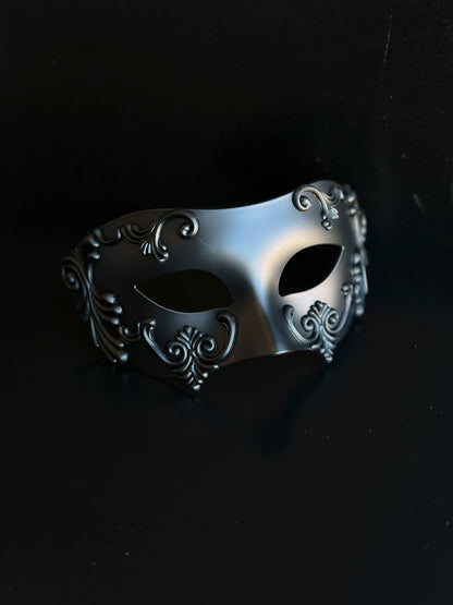 Roman Mask - Black
