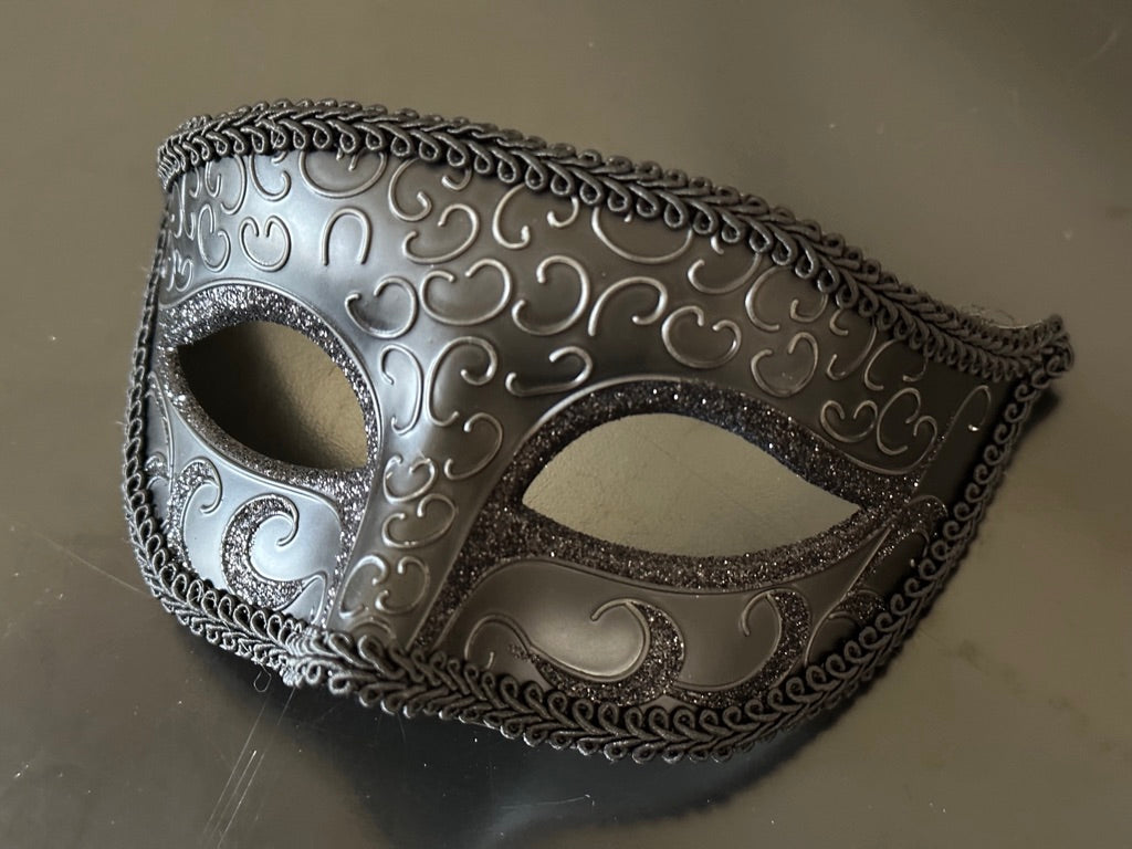 Elegant Venetian Mask - Black