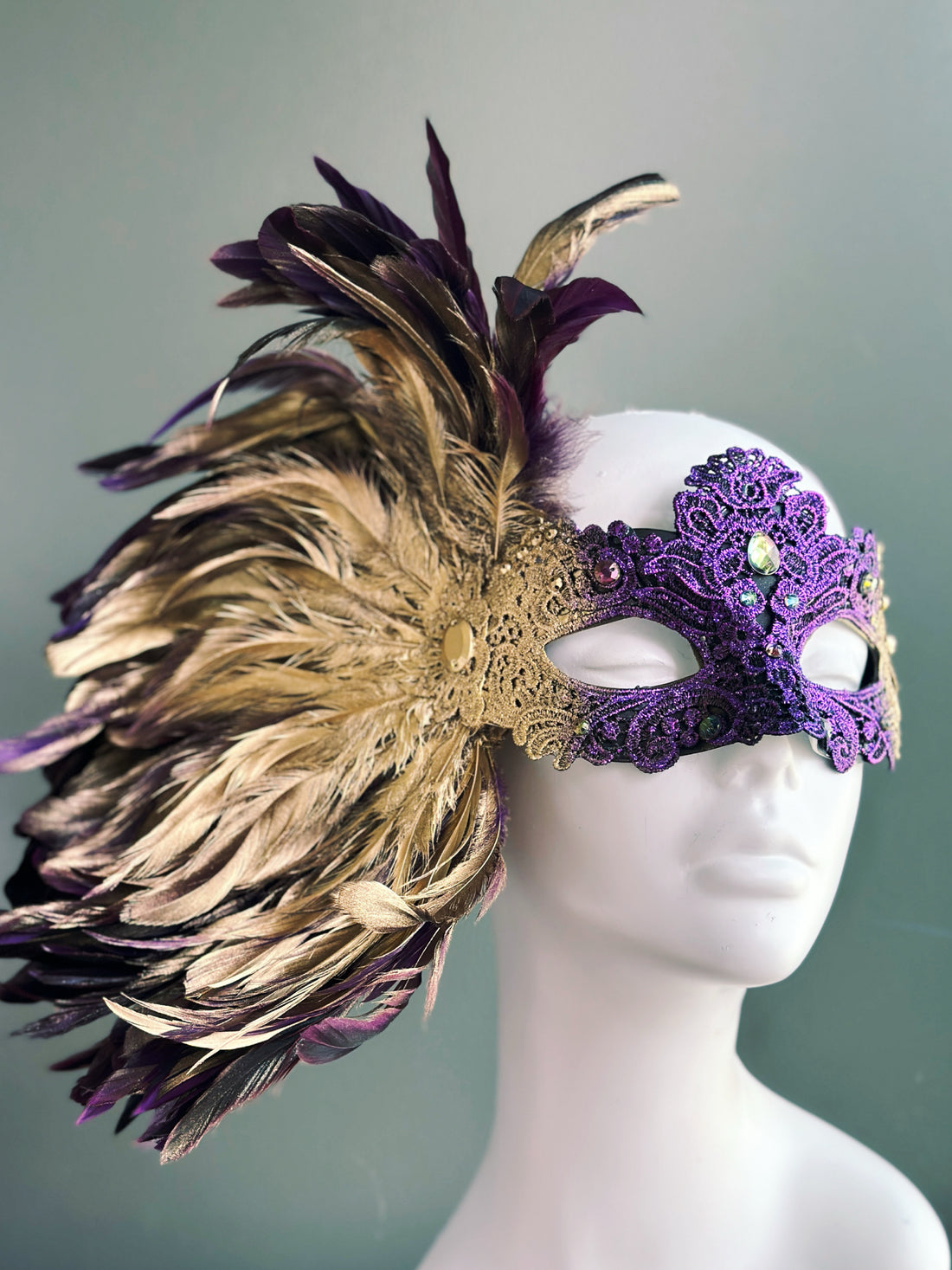 Royal Plume Feather Mask - Royal Reverie