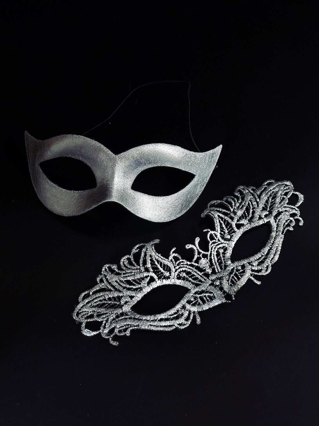 Couples mask set in silver