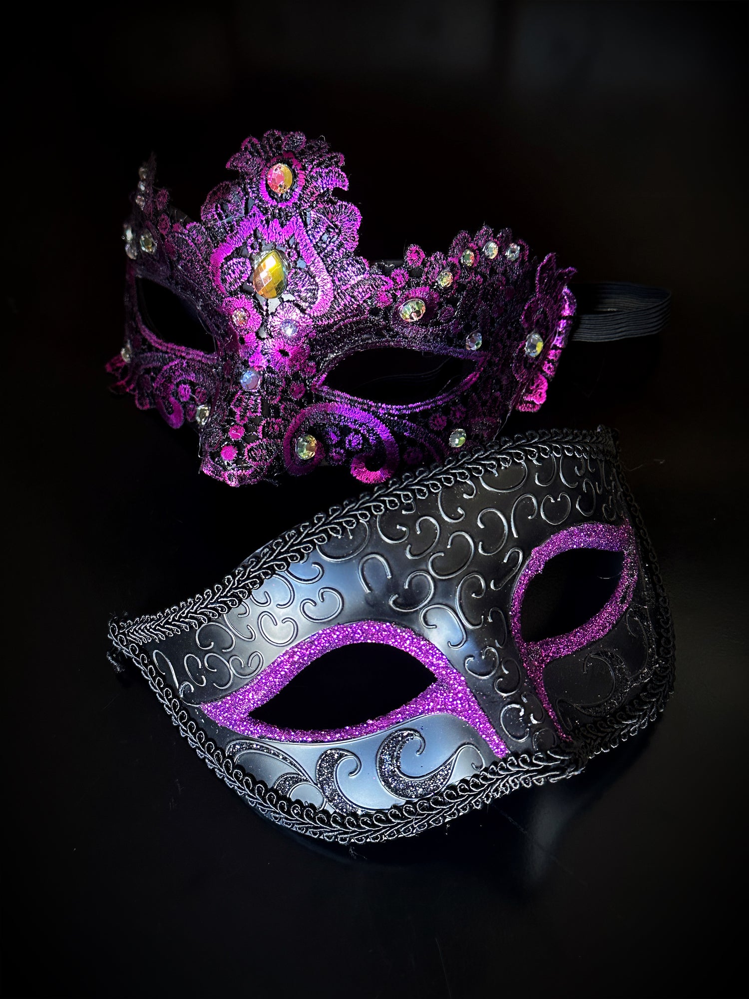 Couples masquerade mask set in purple/black.