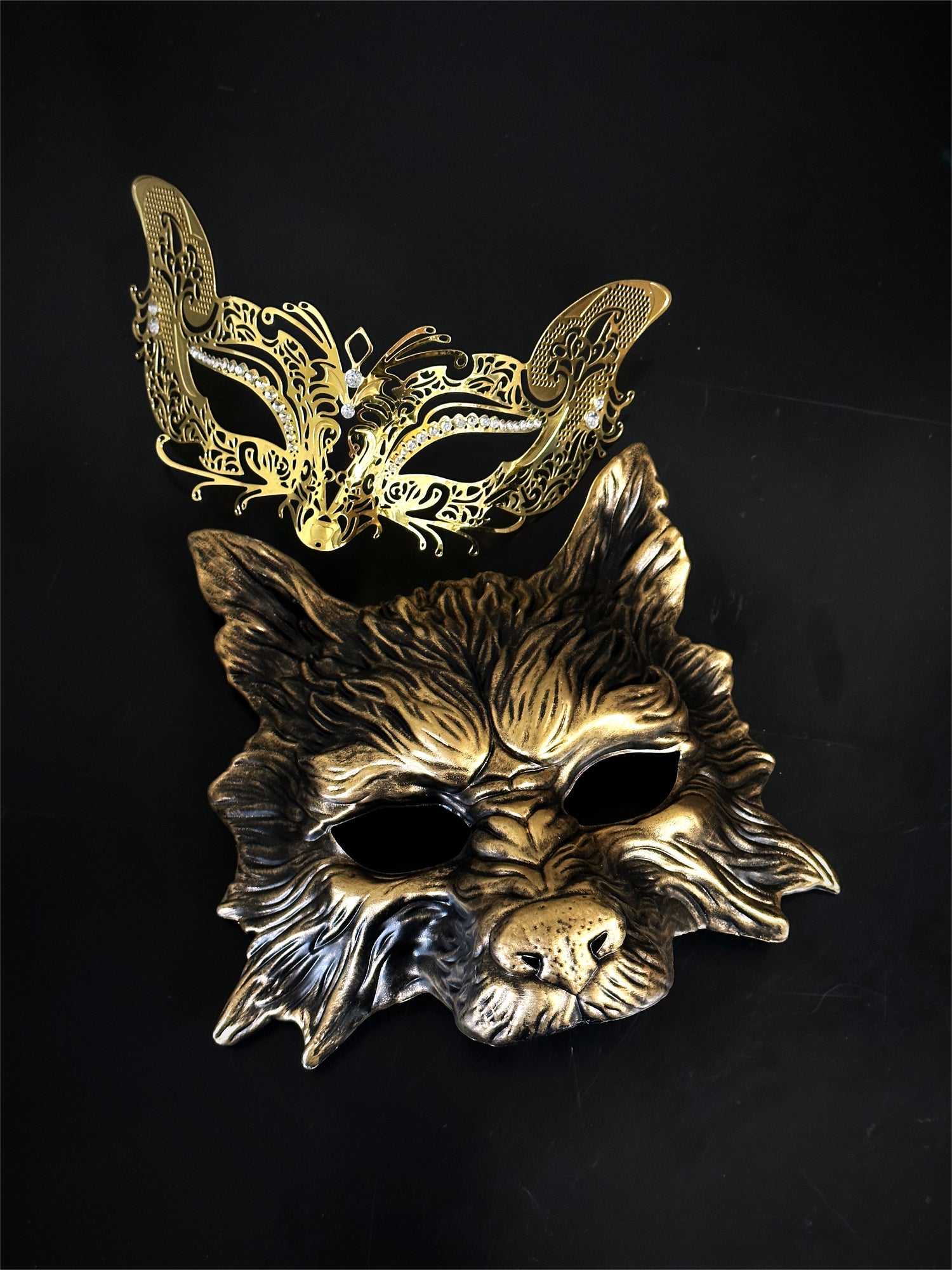 Couples masquerade mask set in gold with fox women&