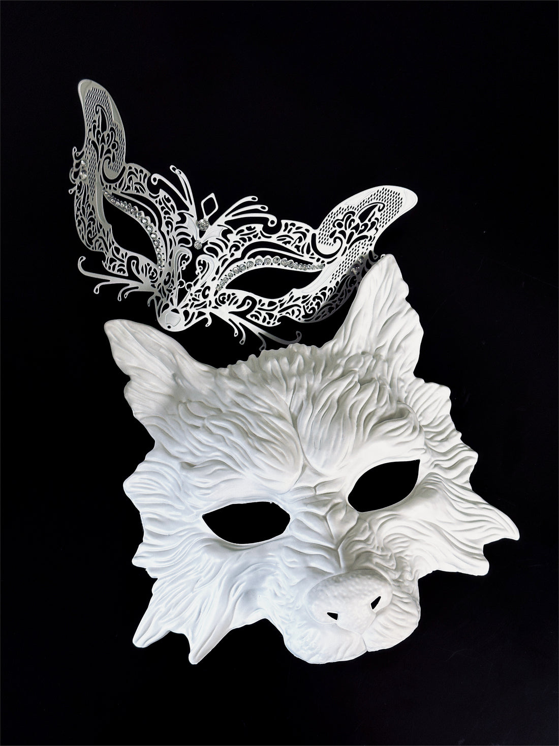 Couples masquerade masks in white with a fox and a wolf.