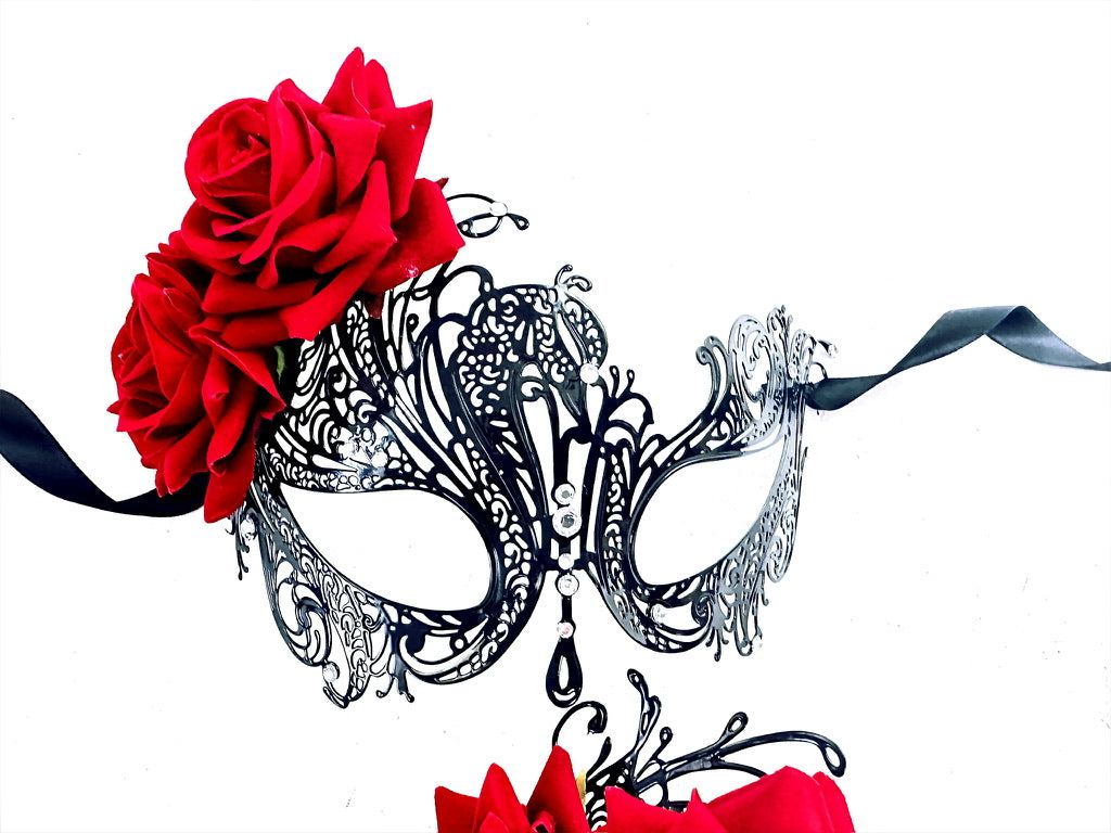 Rose Eclipse – Black &amp; Red Mother Daughter Mask Duo