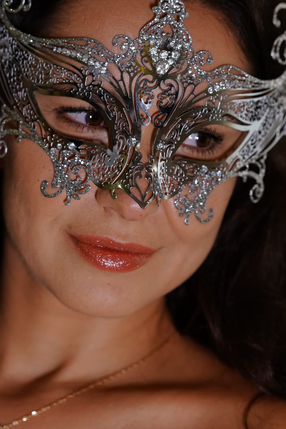 Gossip Mask with Glitter - Silver