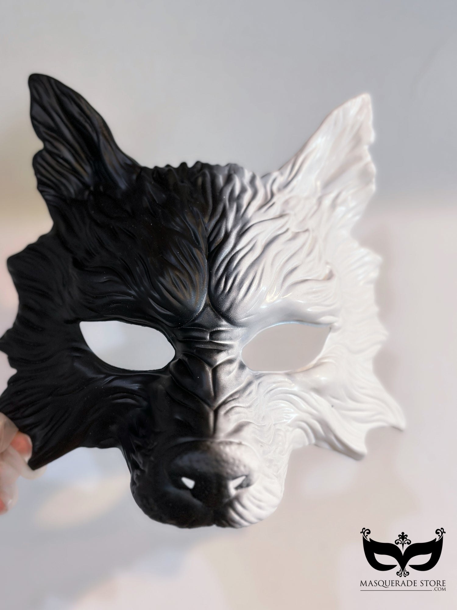 Lunar Fang Wolf Mask