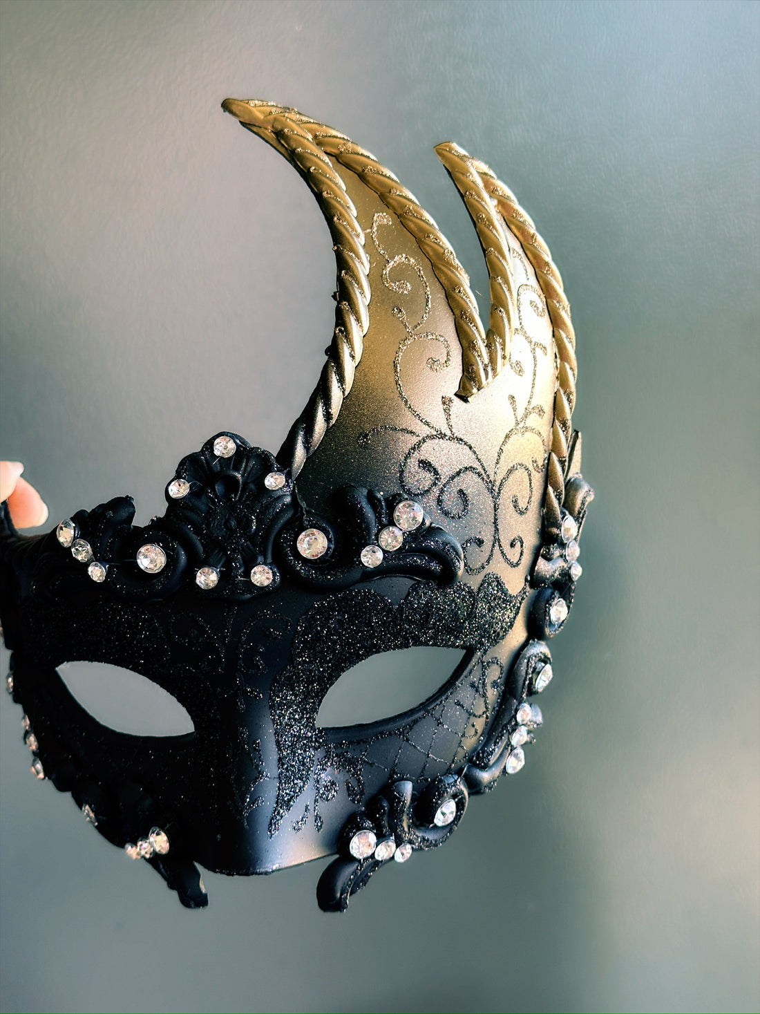Medico della Peste - Womens Black and Gold Mask