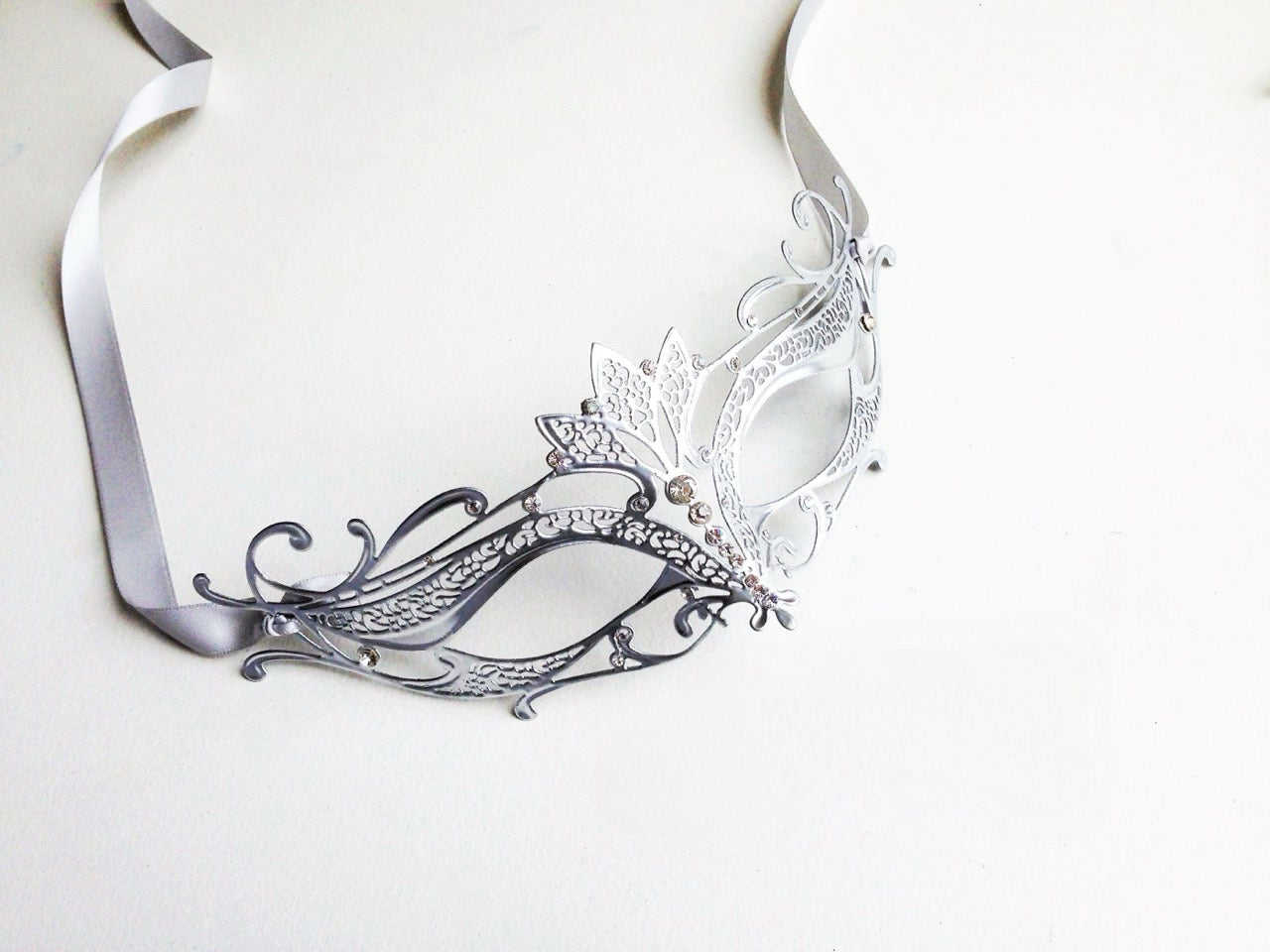 Elegant Rhinestone Mask - Silver