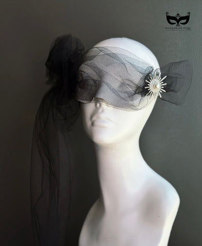 Noir Étoile Veil Mask