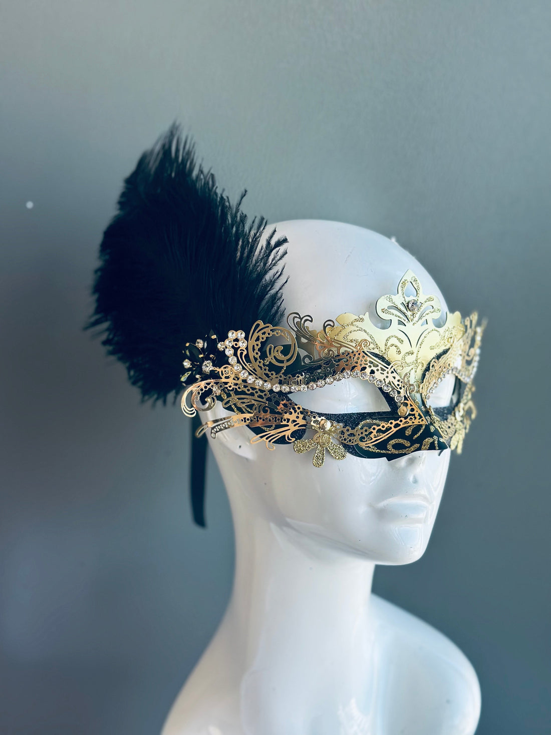 DUCA Feather Mask - Black/Gold