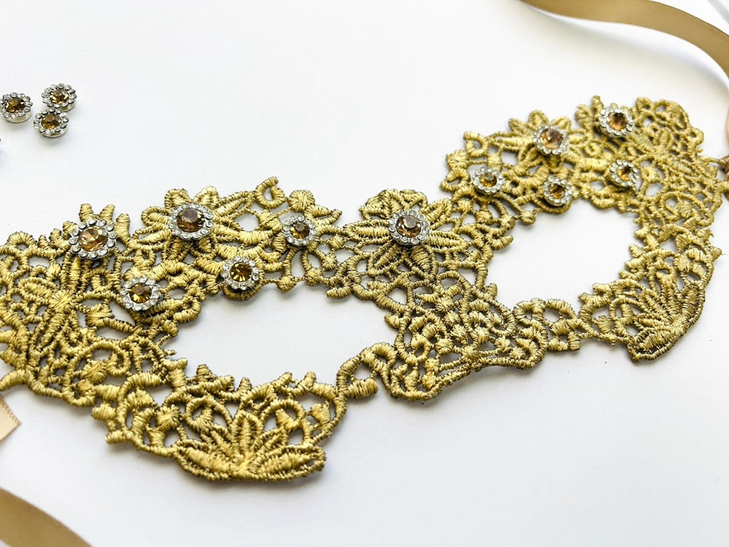 Golden Bellezza - Gold Lace Venetian Mask