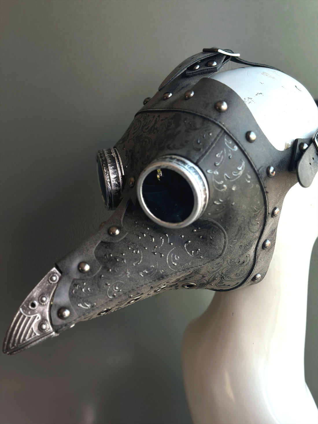 Engraved grey steampunk plague doctor mask with goggles and beak detail