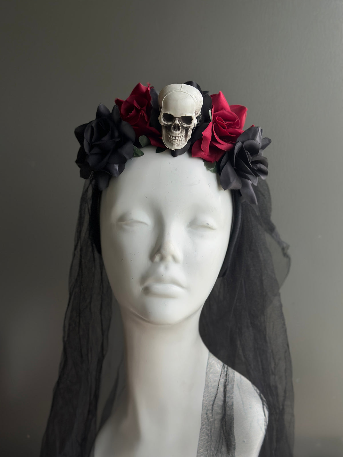 Crimson Mourning Skull Fascinator
