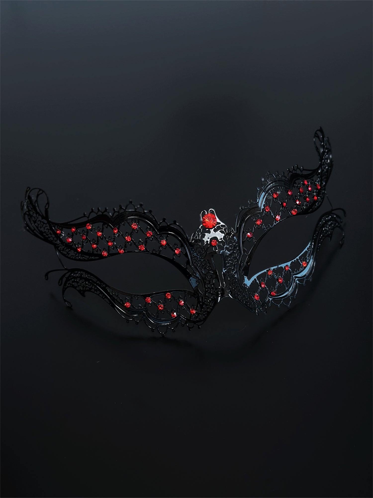Katherine Mask - Black/Red