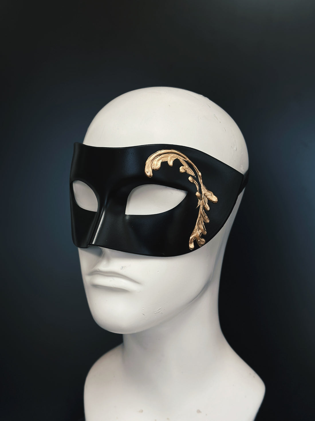 Venetian Mask - Golden Crest