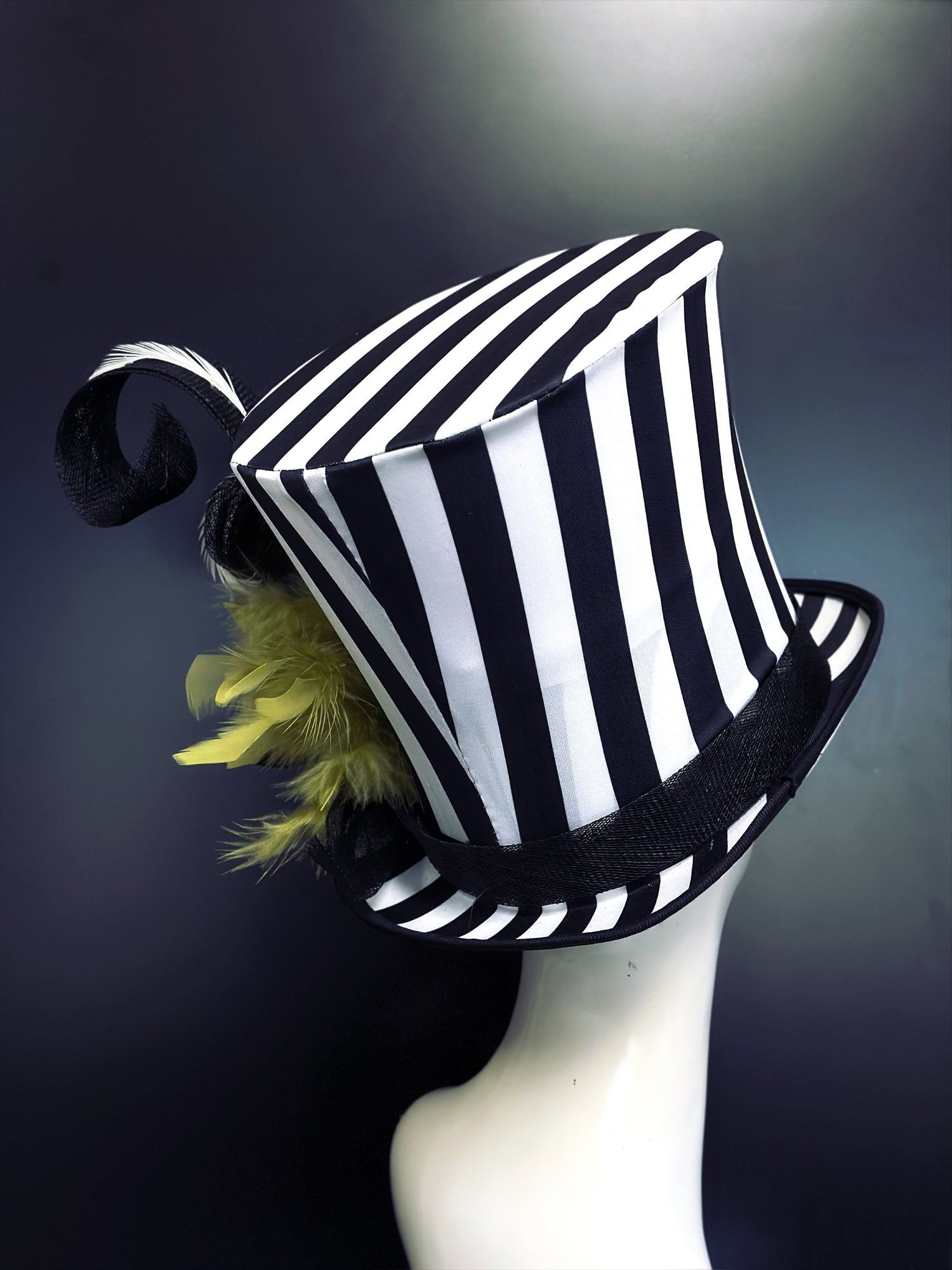 Top Hat - Curly Beetlejuice