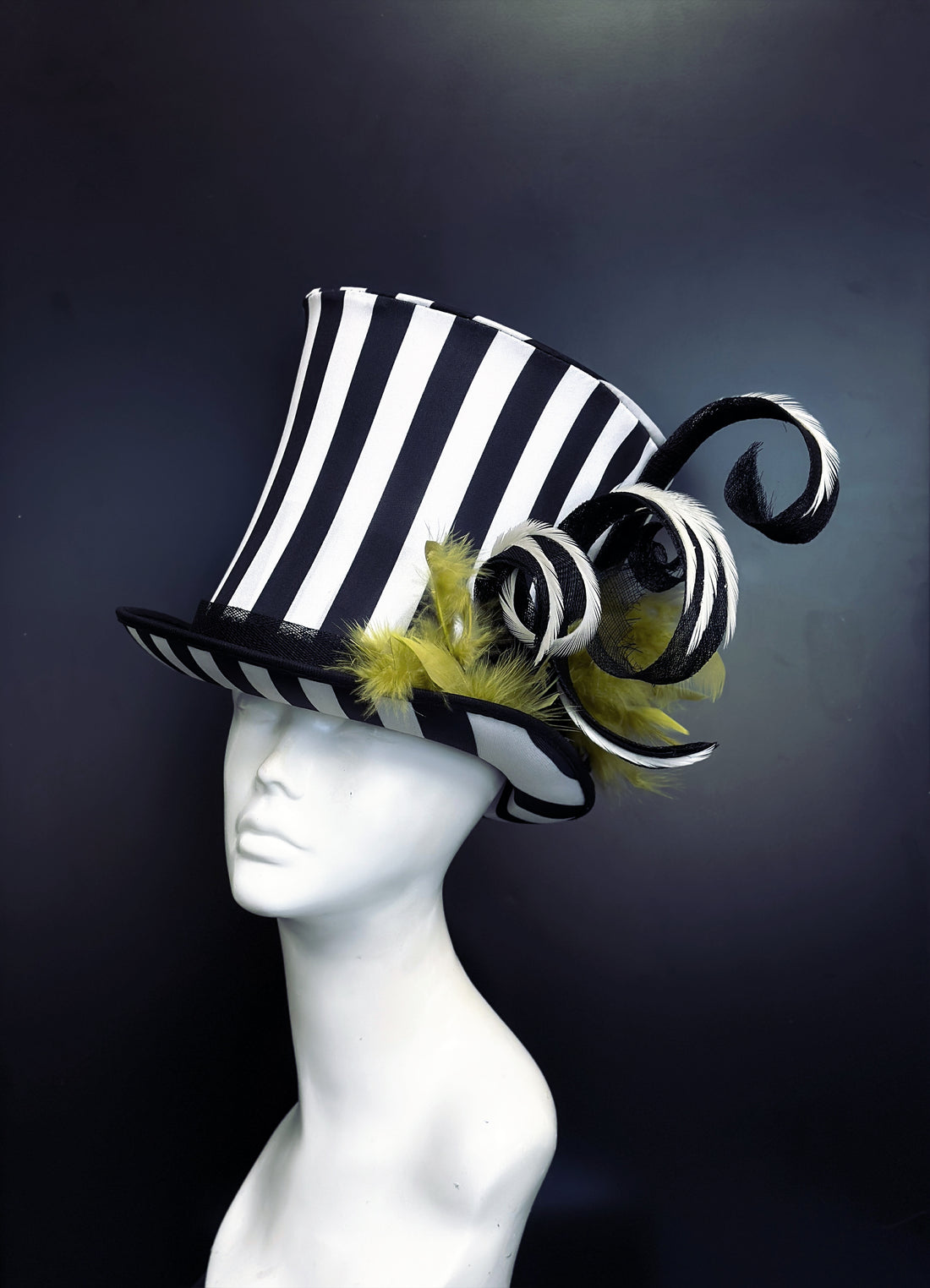 Top Hat - Curly Beetlejuice