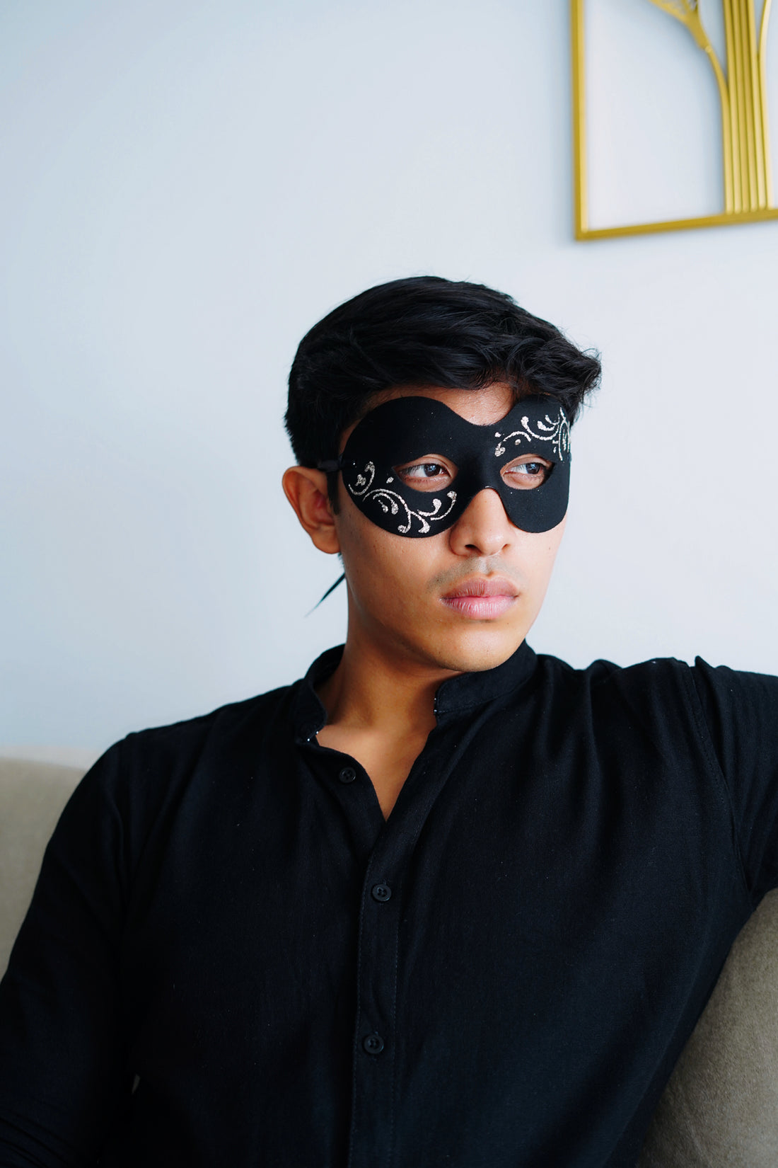 Filigree Shimmer Mask - Black