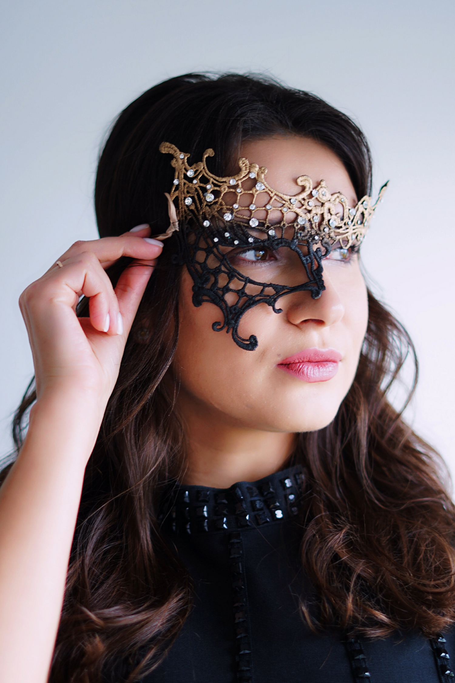 Phantom Lace Mask - Gold Ombre