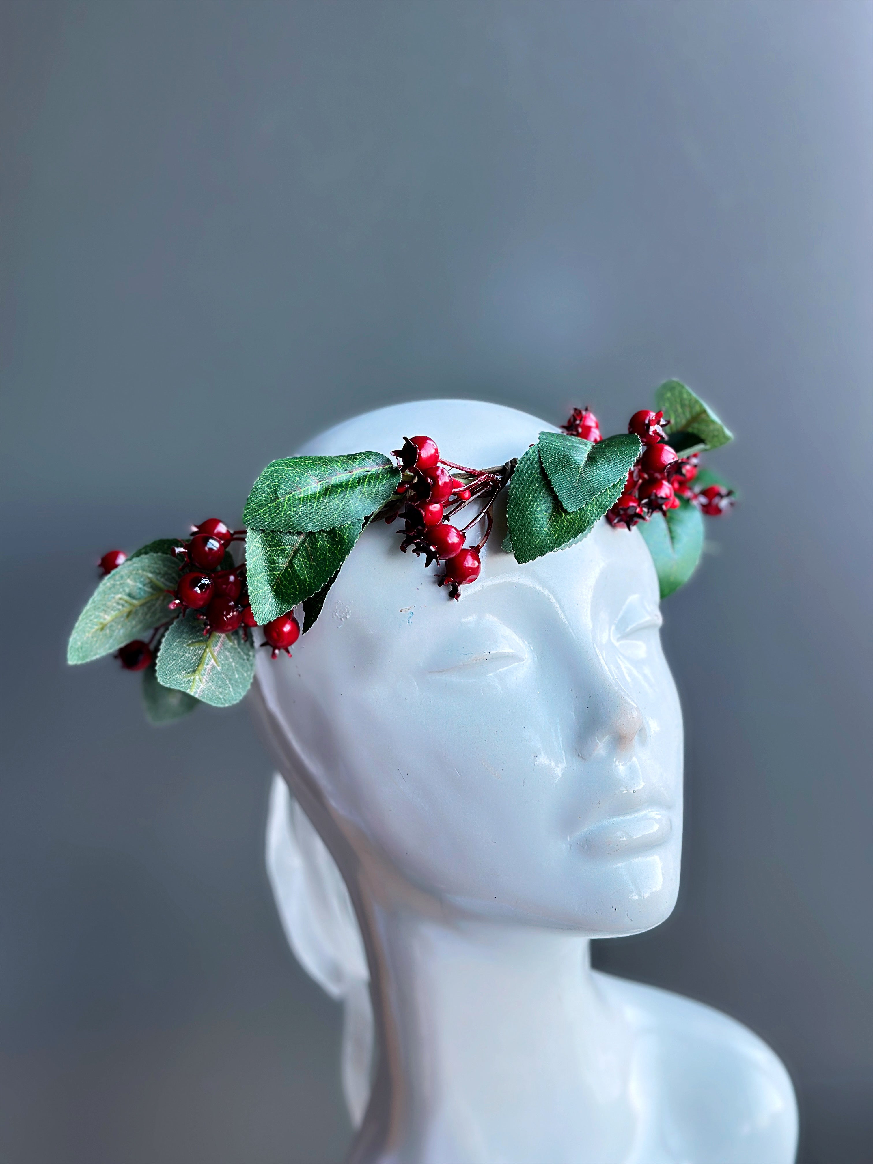 Christmas holly berry and leaves wreath crown