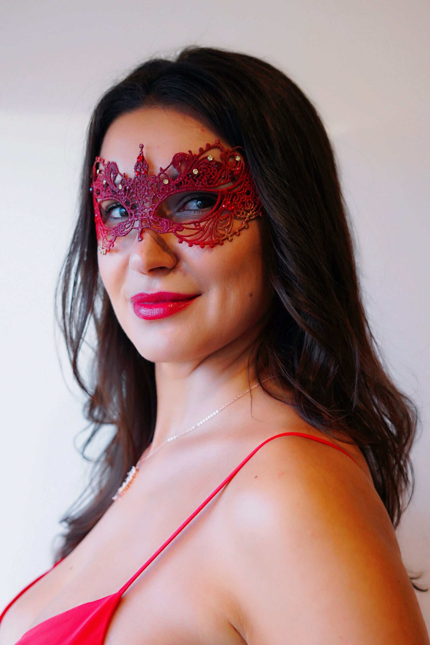 Ana Lace Mask - Red